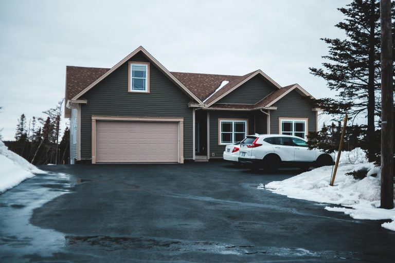 Tips for Properly Sealing and Maintaining Asphalt Driveways