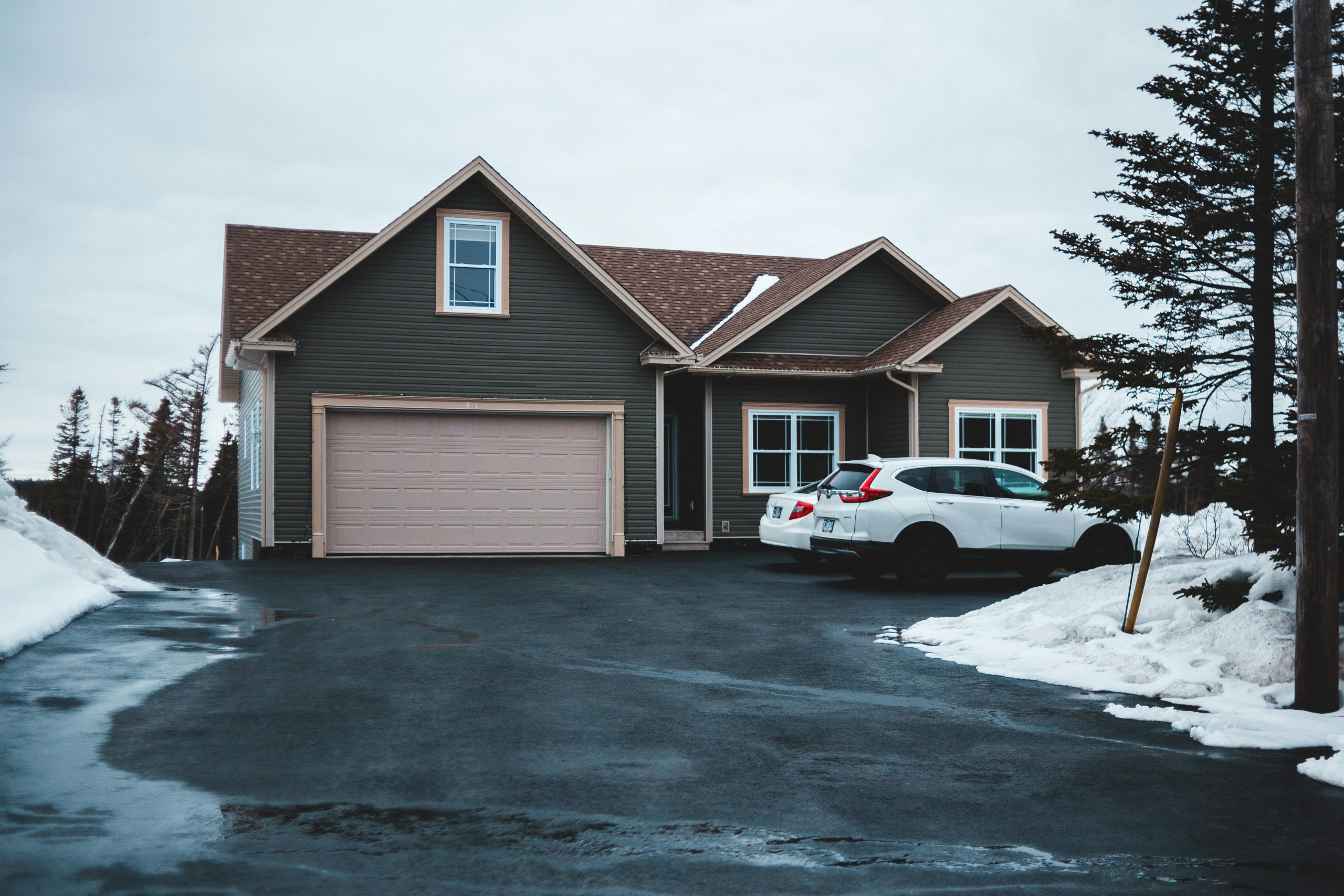 Tips for Properly Sealing and Maintaining Asphalt Driveways